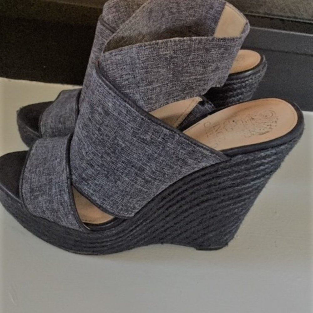 VINCE CAMUTO PLATFORM WEDGE ANKLE BACK SANDALS